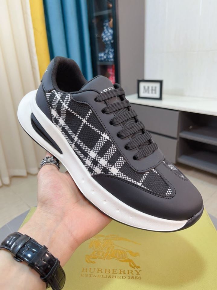 Burberry Low Shoes